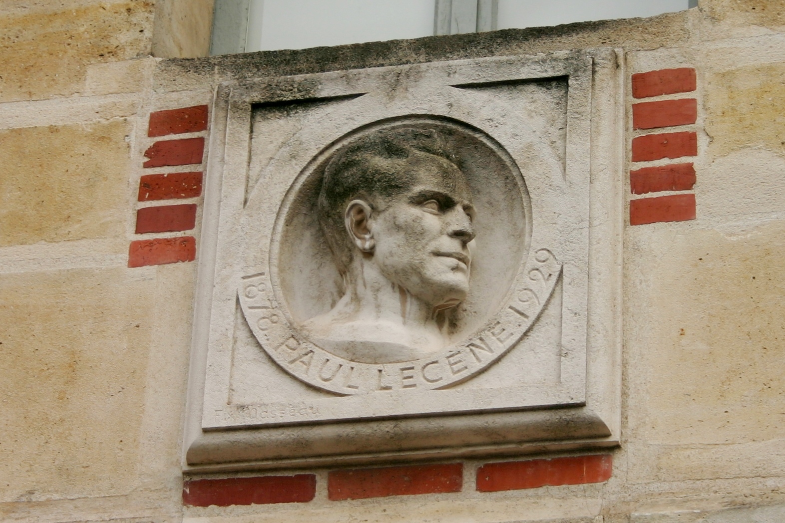 Paul Lecene's bas-relief, Hôpital Saint Louis, Paris - 03.JPG